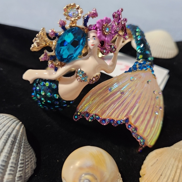 Betsey Johnson Mermaid Bracelet - Picture 3 of 6